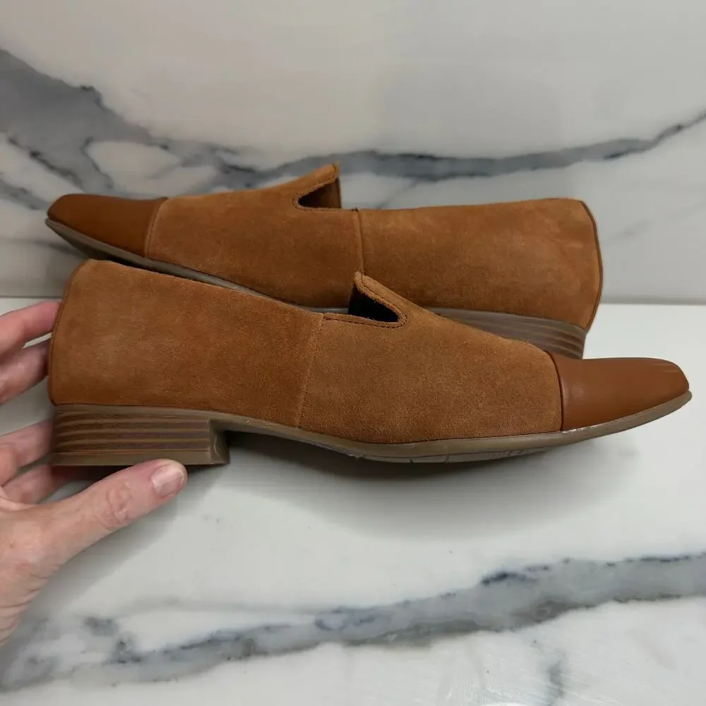 Clarks Women's Brown Suede Tilmont Step Loafers Sz 9.5 Classic Minimalist Preppy
